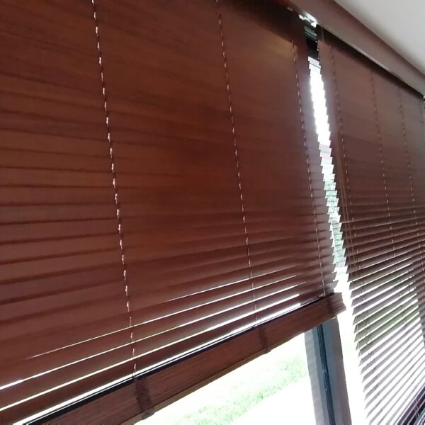 PERSIANAS DE MADERA DE 50 MM